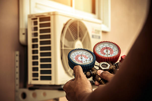 Professional Ac Installation technician working in Mahopac Falls, NY